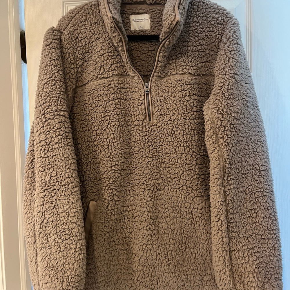 Abercrombie & Fitch Cream Sherpa quarter zip